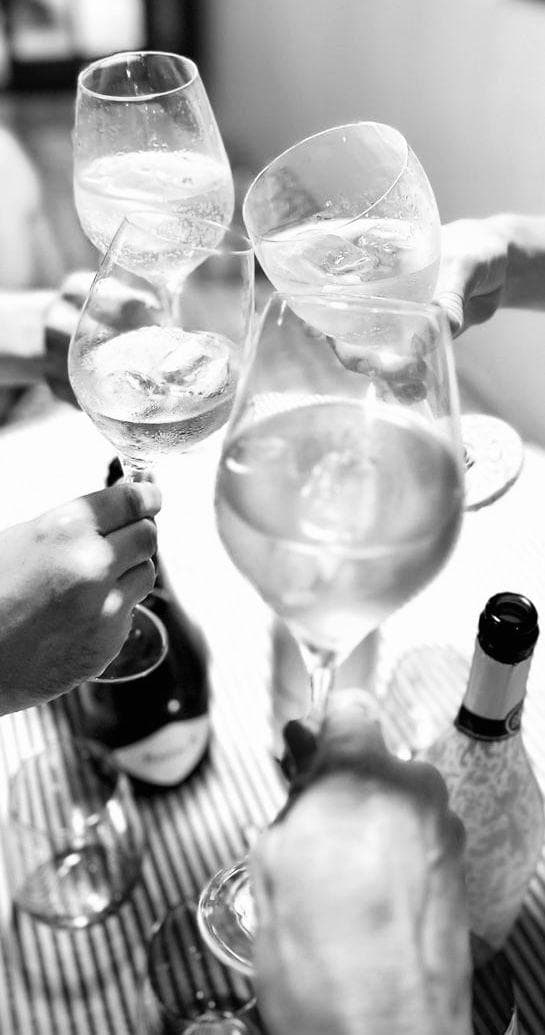 Copas y encuentro en Menesteres
